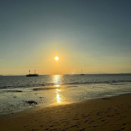 Blue Bay Resort - Access To Pool And Beach-Phuket & Krabi Ko Yao Exteriör bild Sunset at Tanjung Piai