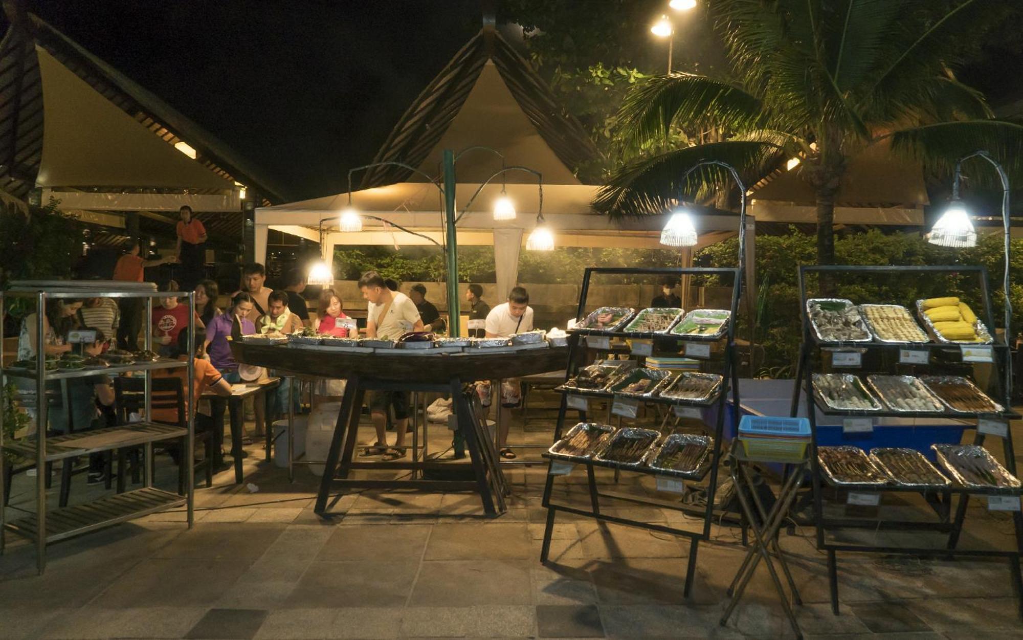 Blue Bay Resort - Access To Pool And Beach-Phuket & Krabi Ko Yao Exteriör bild A restaurant in Batam