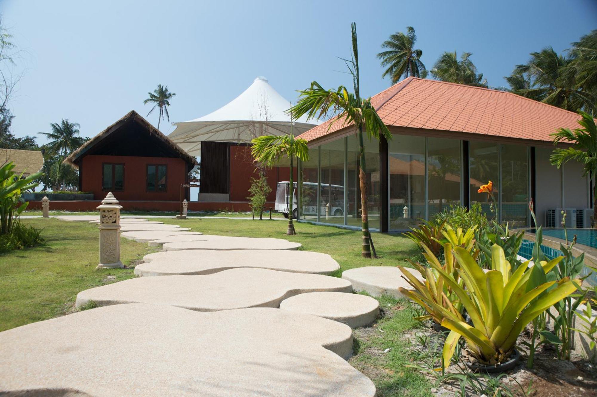 Blue Bay Resort - Access To Pool And Beach-Phuket & Krabi Ko Yao Exteriör bild The resort's main buildings