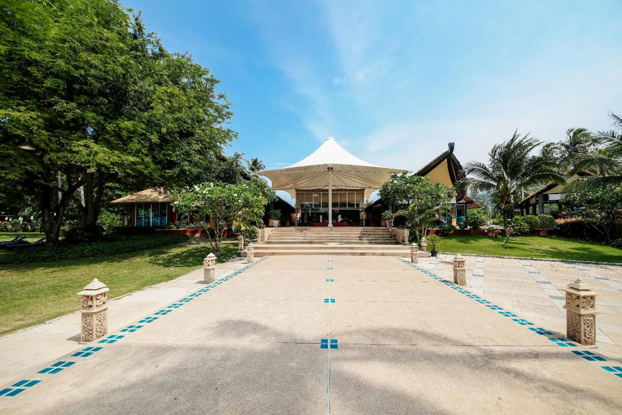 Blue Bay Resort - Access To Pool And Beach-Phuket & Krabi Ko Yao Exteriör bild The main entrance of the resort