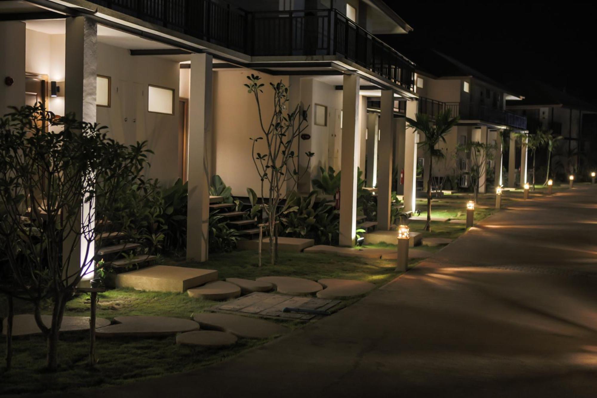 Blue Bay Resort - Access To Pool And Beach-Phuket & Krabi Ko Yao Exteriör bild Residential area