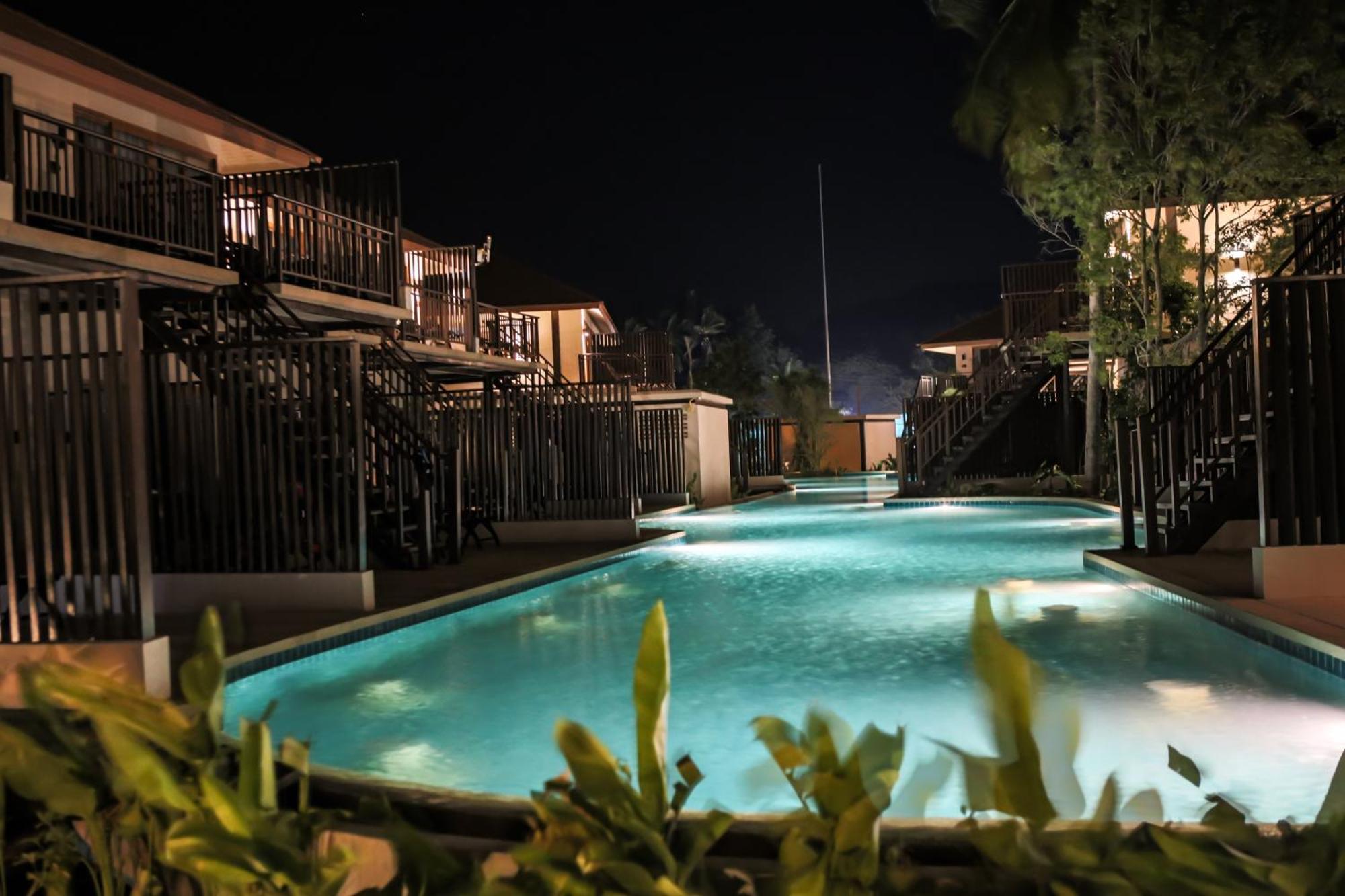 Blue Bay Resort - Access To Pool And Beach-Phuket & Krabi Ko Yao Exteriör bild The swimming pool at the resort