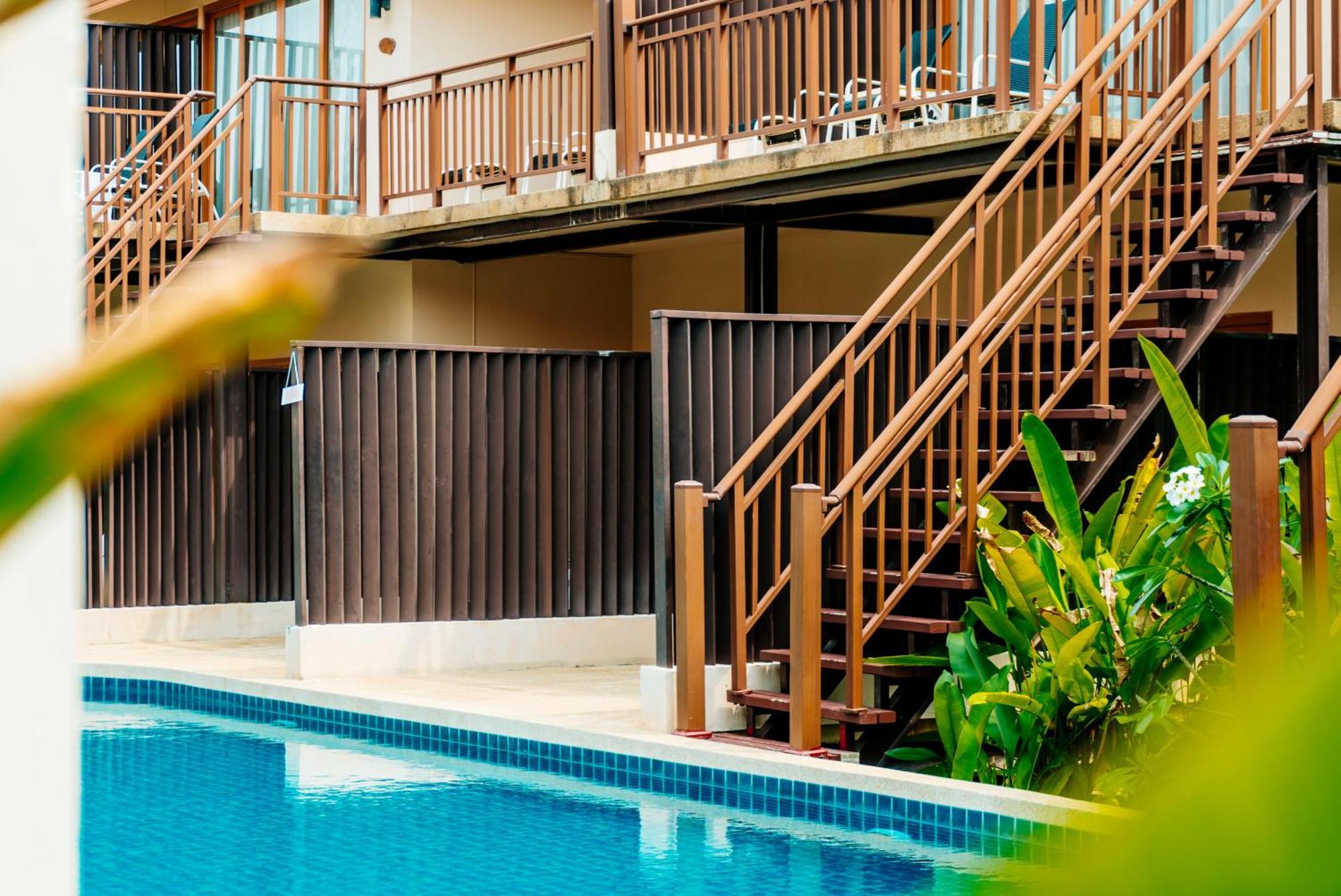 Blue Bay Resort - Access To Pool And Beach-Phuket & Krabi Ko Yao Exteriör bild The swimming pool at the hotel