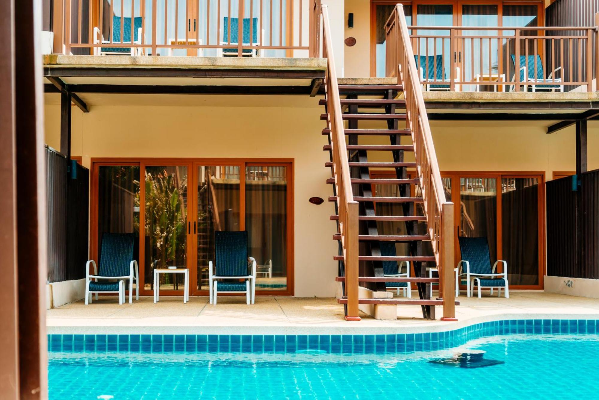 Blue Bay Resort - Access To Pool And Beach-Phuket & Krabi Ko Yao Exteriör bild A pool at a hotel